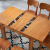 摩高空間の純木食テーブルとテーブルの組み合わせはテーブルの質素なテーブルに伸縮可能です。テーブルの家庭用のテーブルには、テーブルの4つの椅子が設置されています。