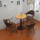 2：原木色木面-コーヒー色の椅子